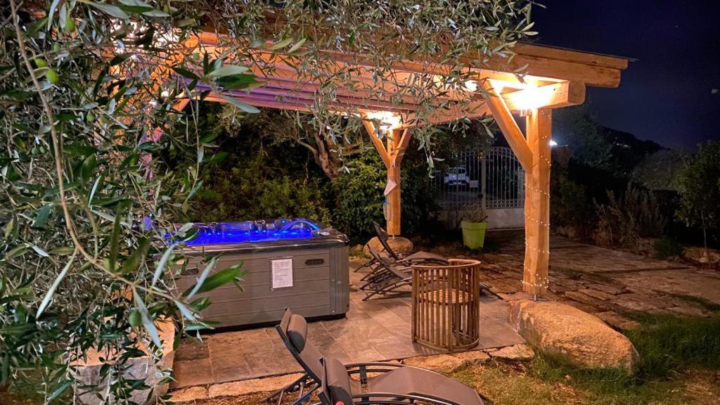 Peri Entre Mer & Maquis, L'Ame De La Corse En Gites De Charme Avec Jacuzzi, Proche Ajaccio מראה חיצוני תמונה